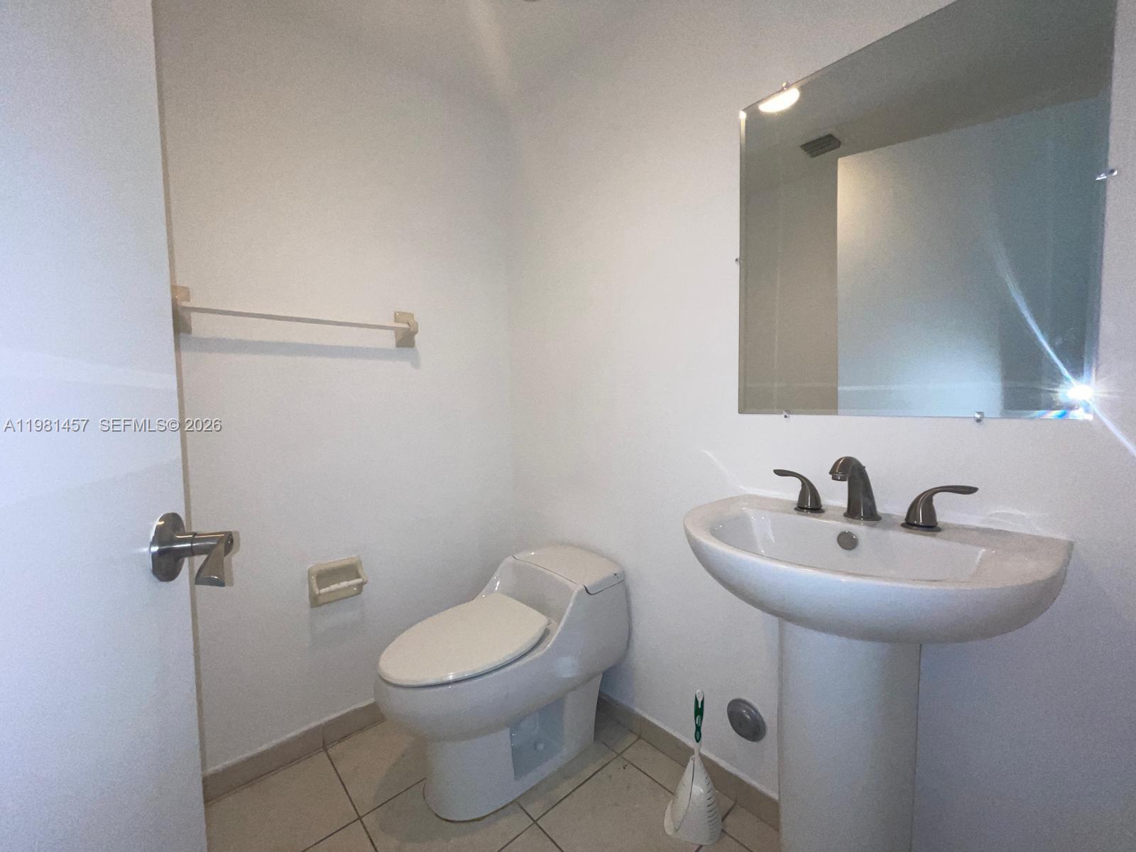 14951 Royal Oaks Ln #709, North Miami FL 33181