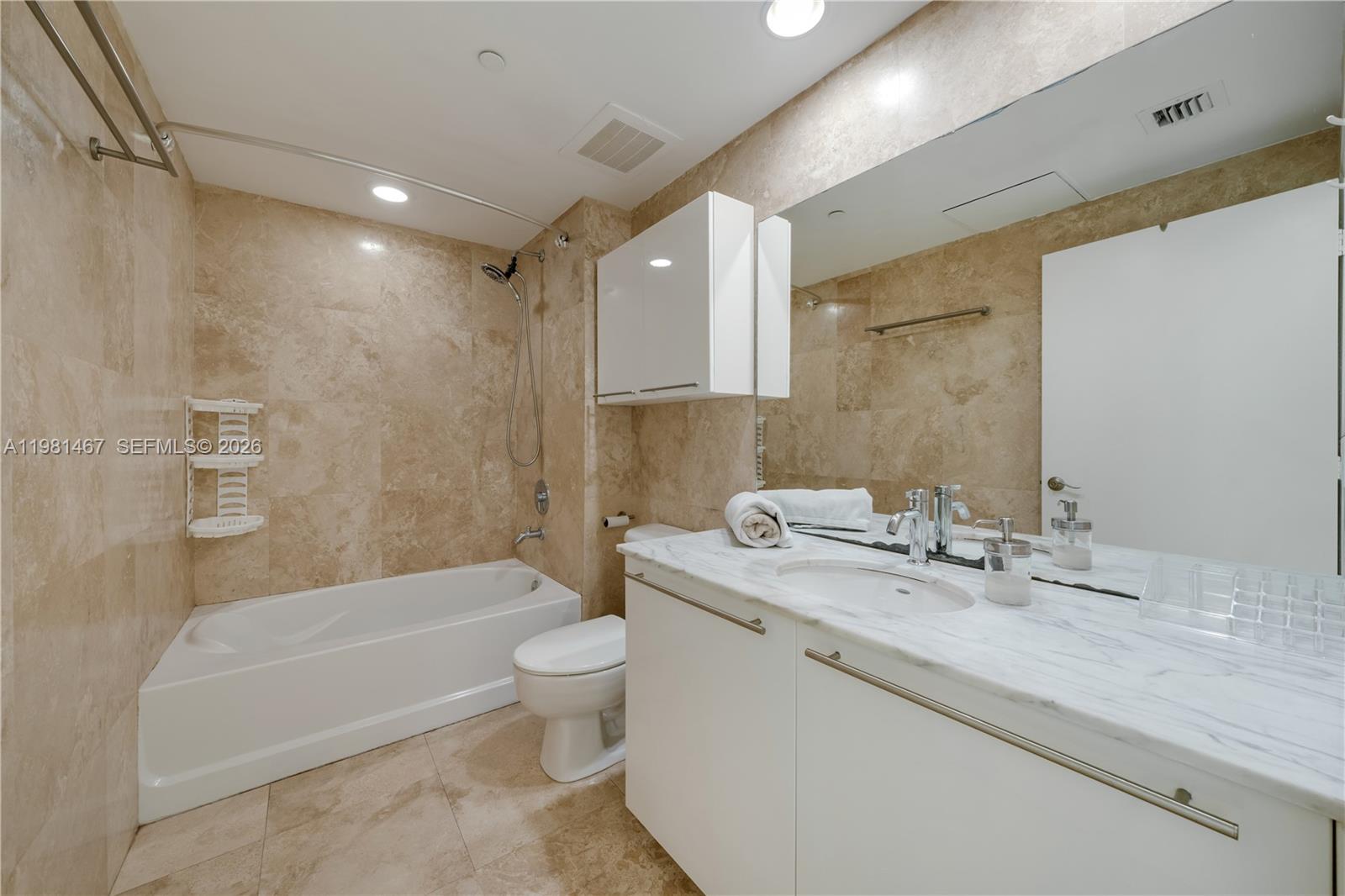 950 Brickell Bay Dr #1403, Miami FL 33131