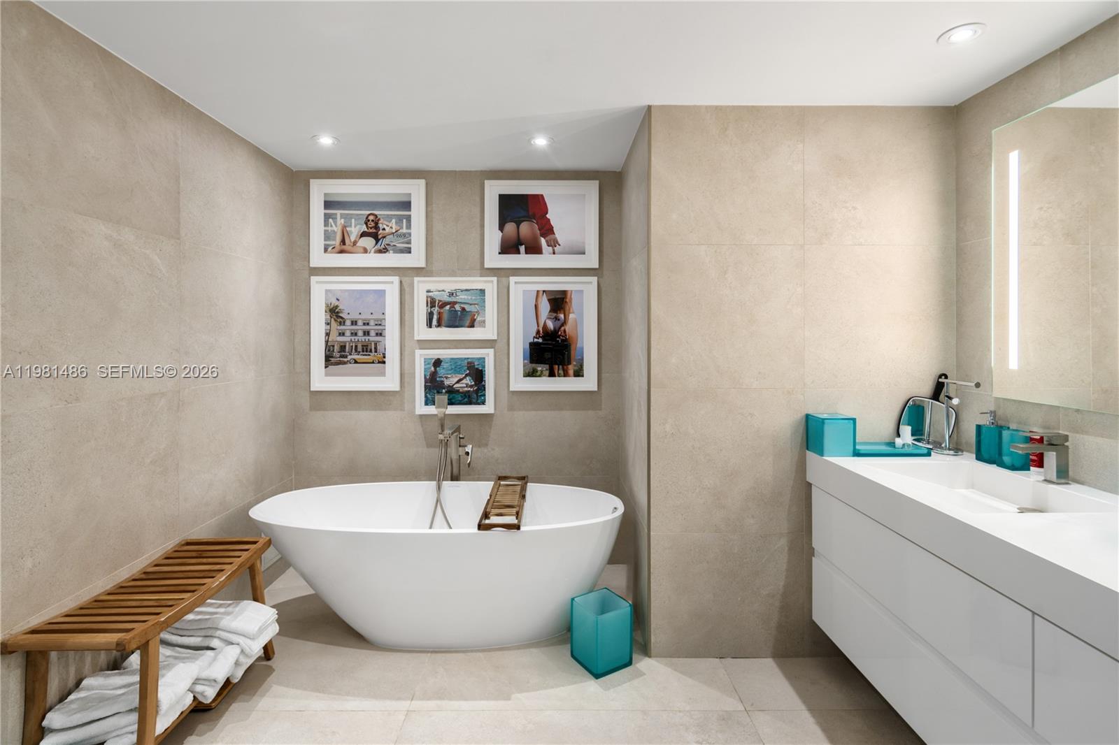3801 Collins Ave #1906, Miami Beach FL 33140