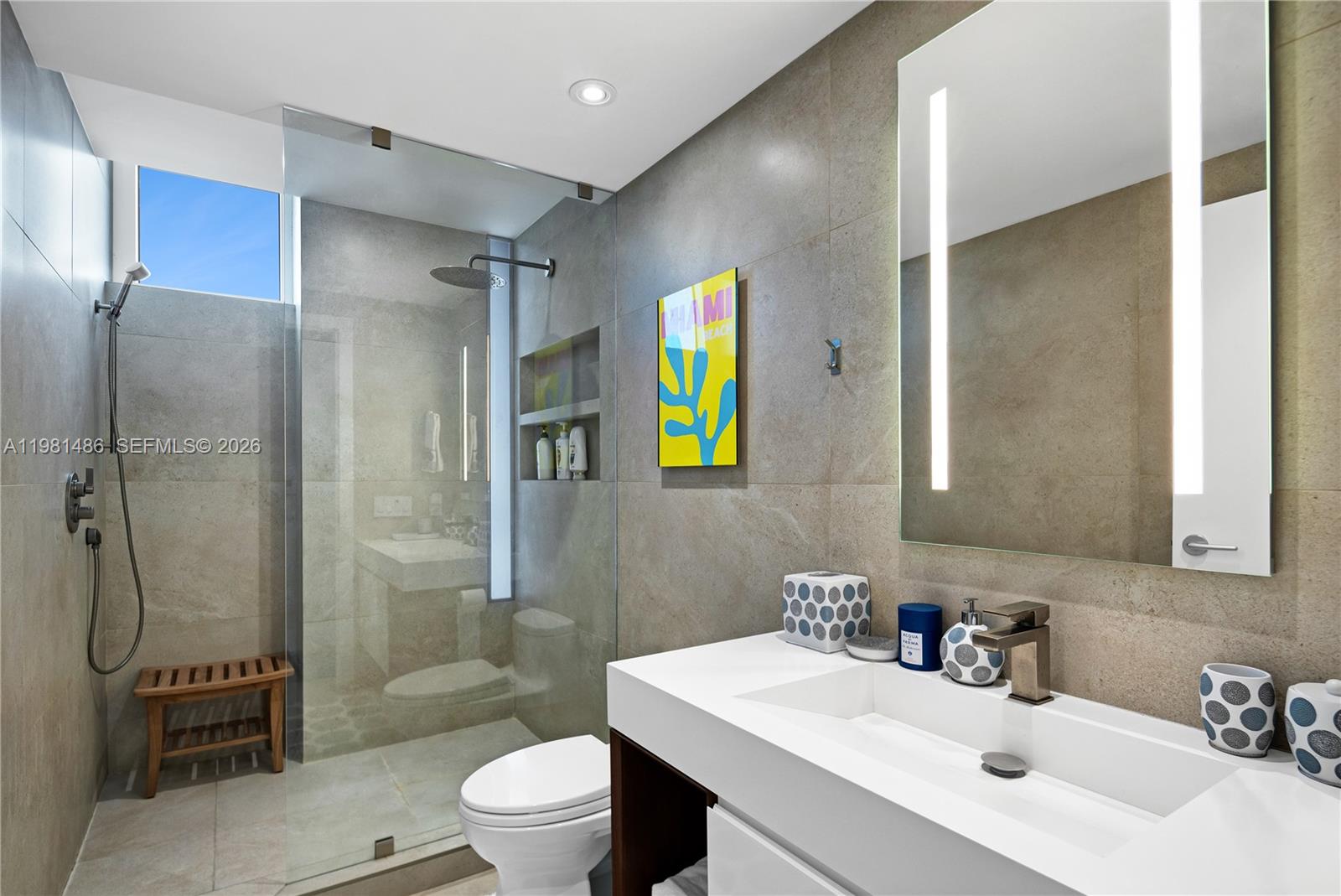 3801 Collins Ave #1906, Miami Beach FL 33140