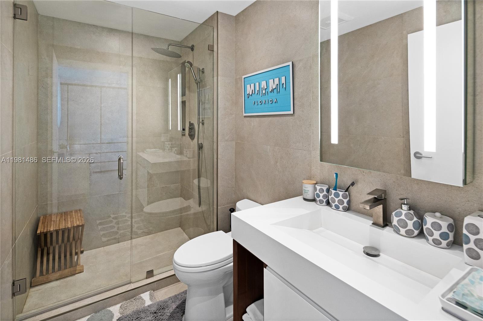 3801 Collins Ave #1906, Miami Beach FL 33140
