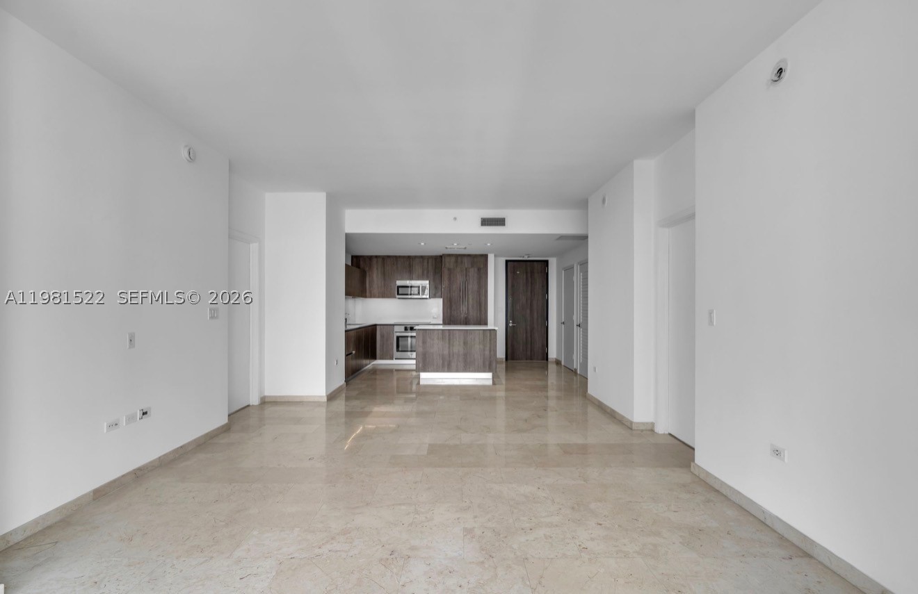 88 SW 7TH ST #2005, Miami FL 33130