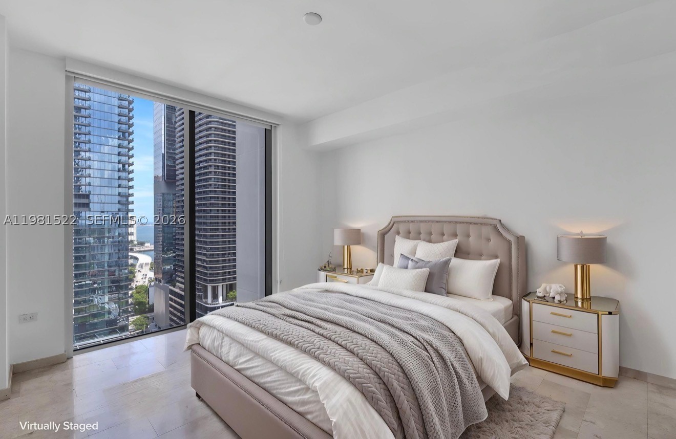 88 SW 7TH ST #2005, Miami FL 33130