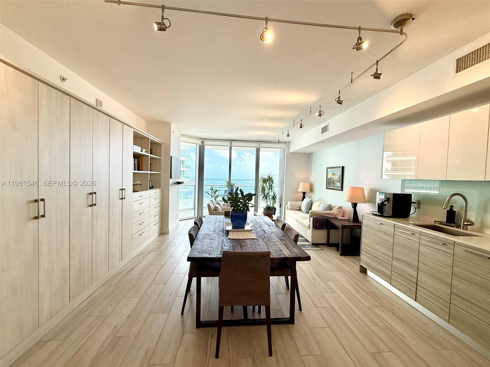 1300 Brickell Bay Dr #3406, Miami FL 33131