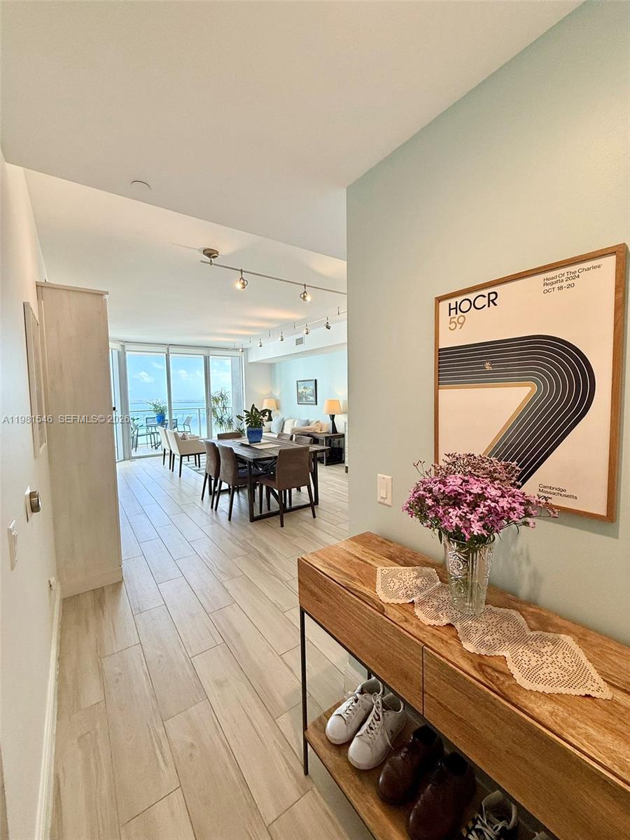 1300 Brickell Bay Dr #3406, Miami FL 33131