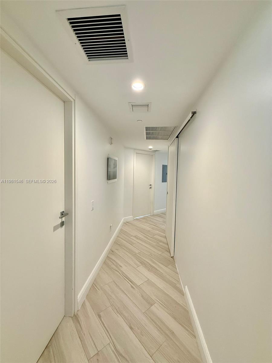 1300 Brickell Bay Dr #3406, Miami FL 33131