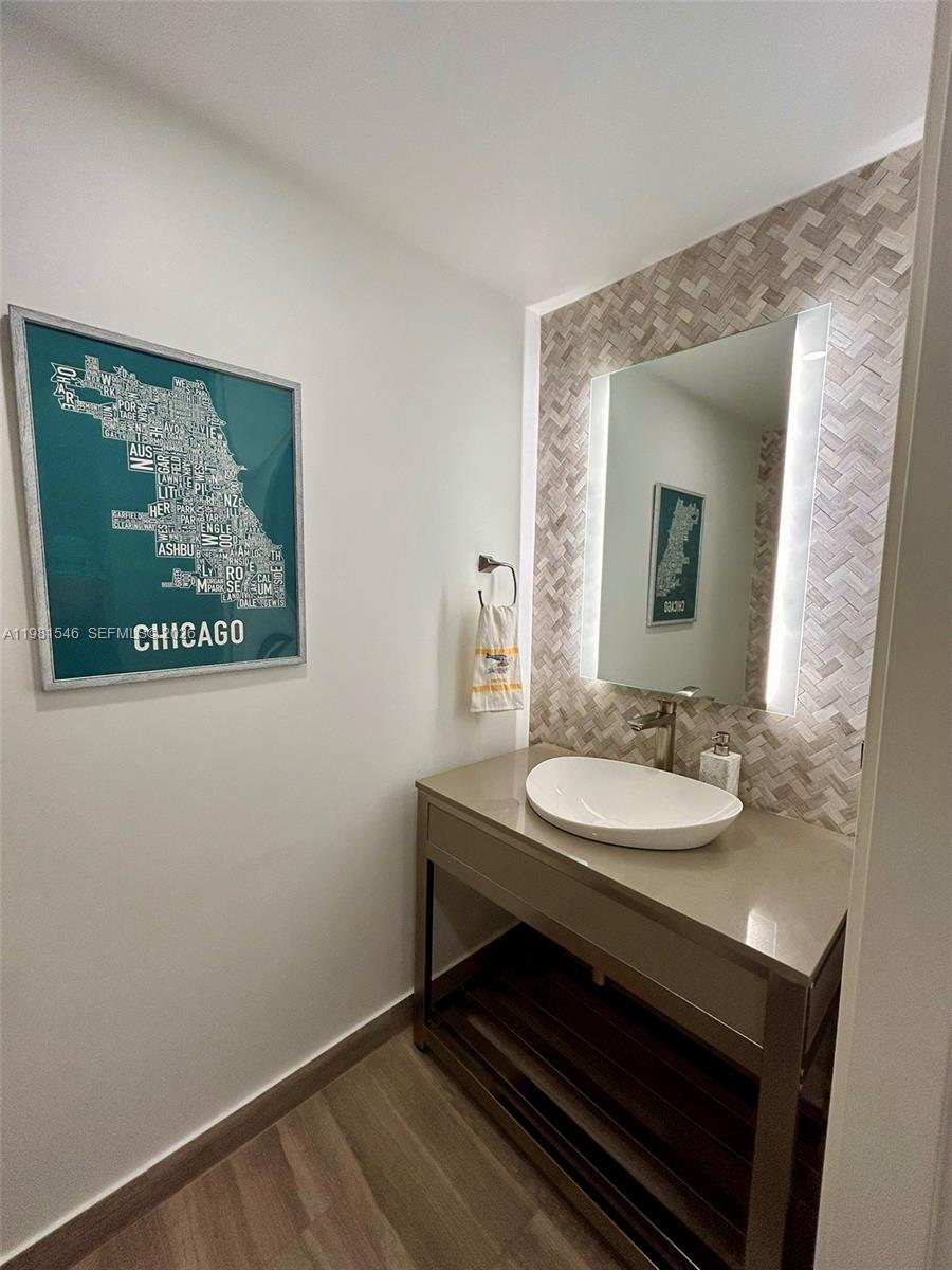 1300 Brickell Bay Dr #3406, Miami FL 33131