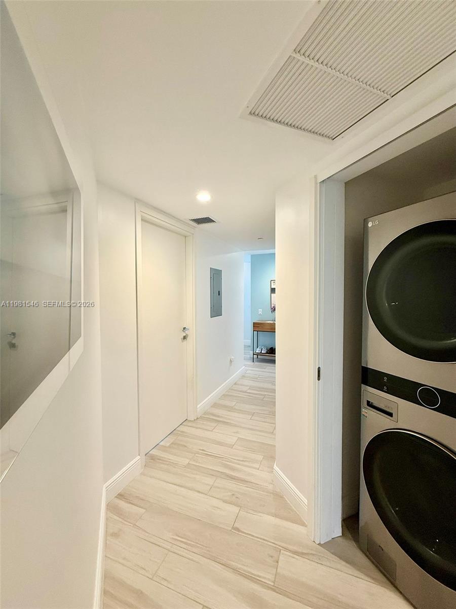 1300 Brickell Bay Dr #3406, Miami FL 33131