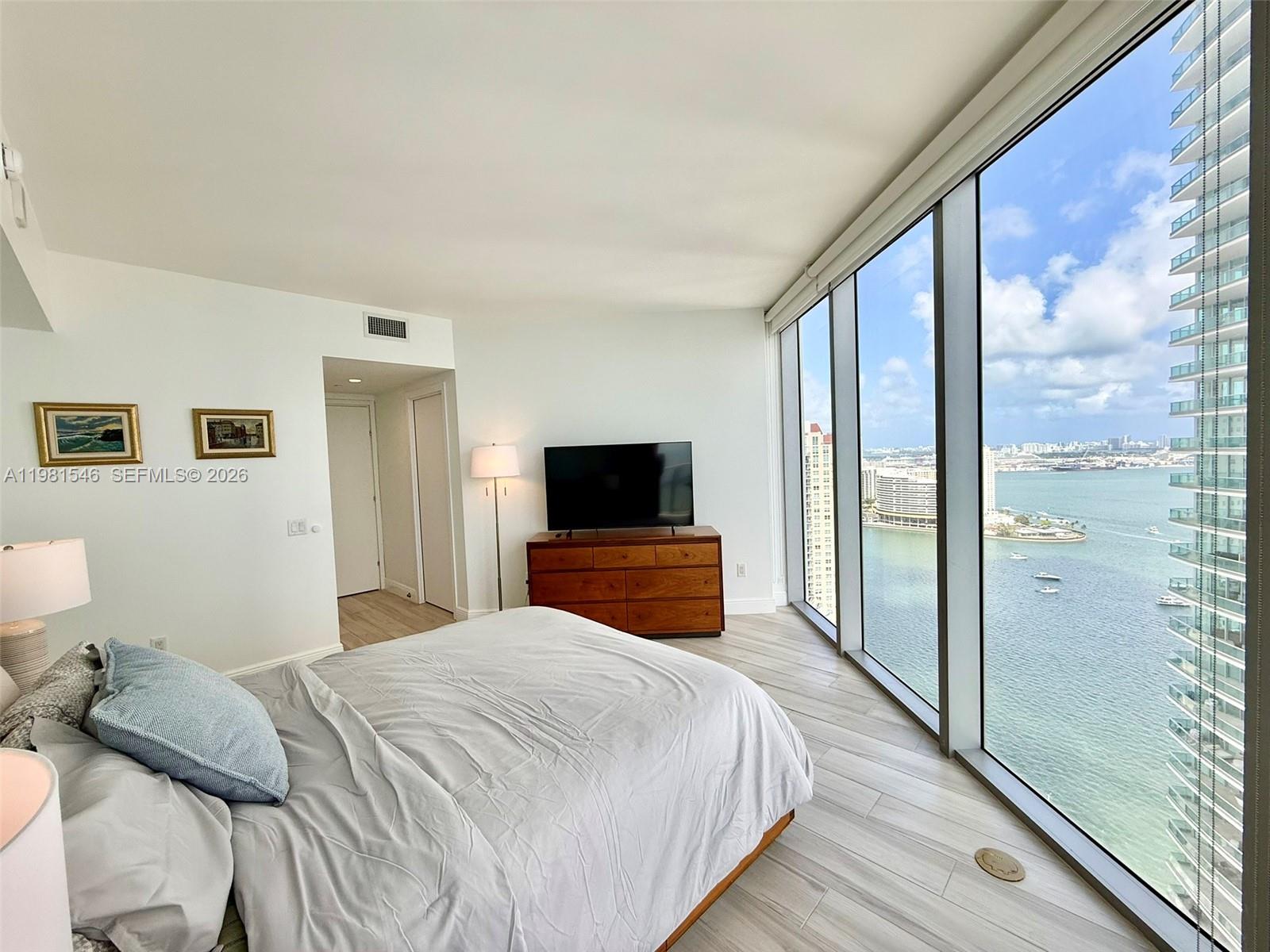 1300 Brickell Bay Dr #3406, Miami FL 33131