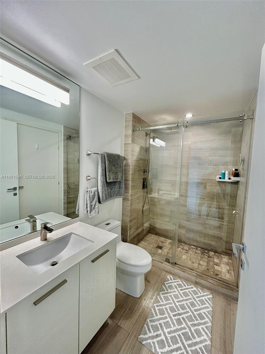 1300 Brickell Bay Dr #3406, Miami FL 33131