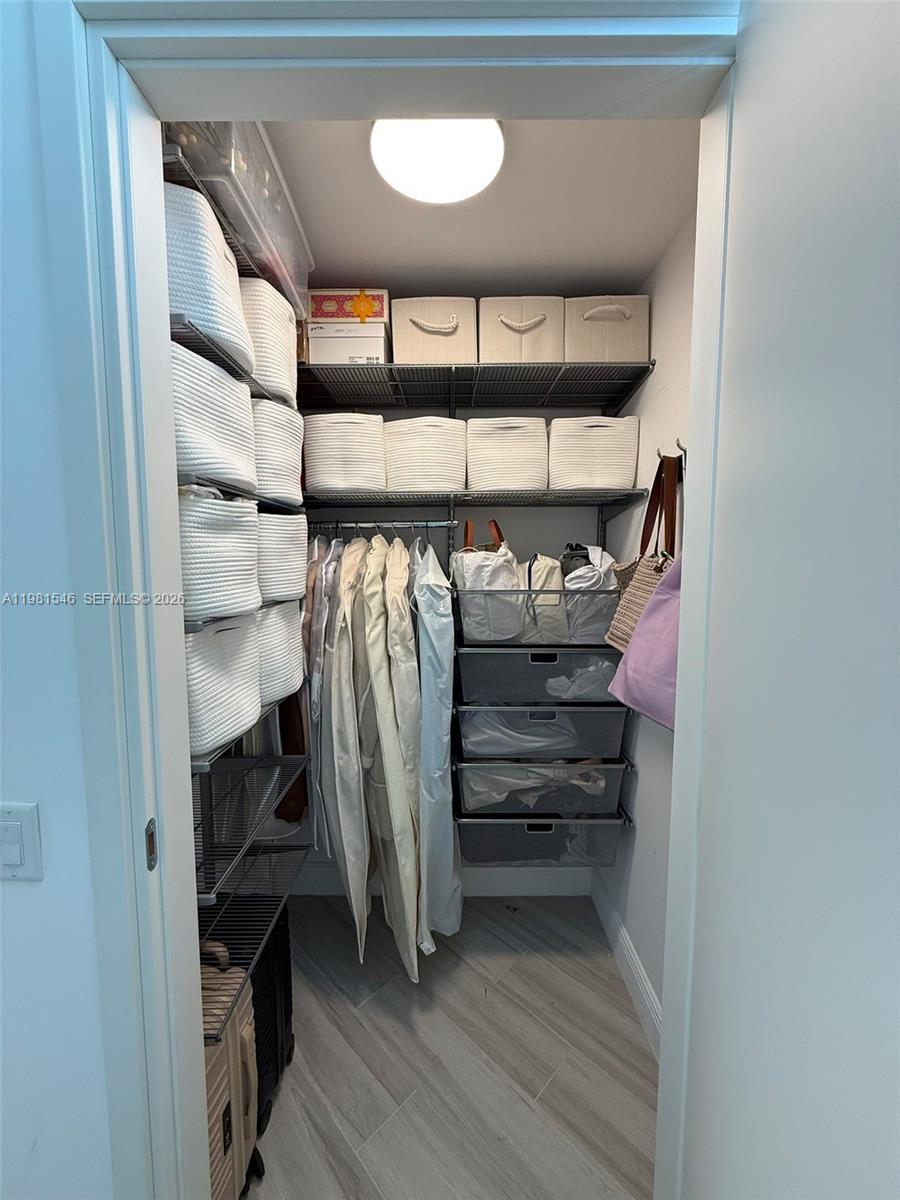 1300 Brickell Bay Dr #3406, Miami FL 33131