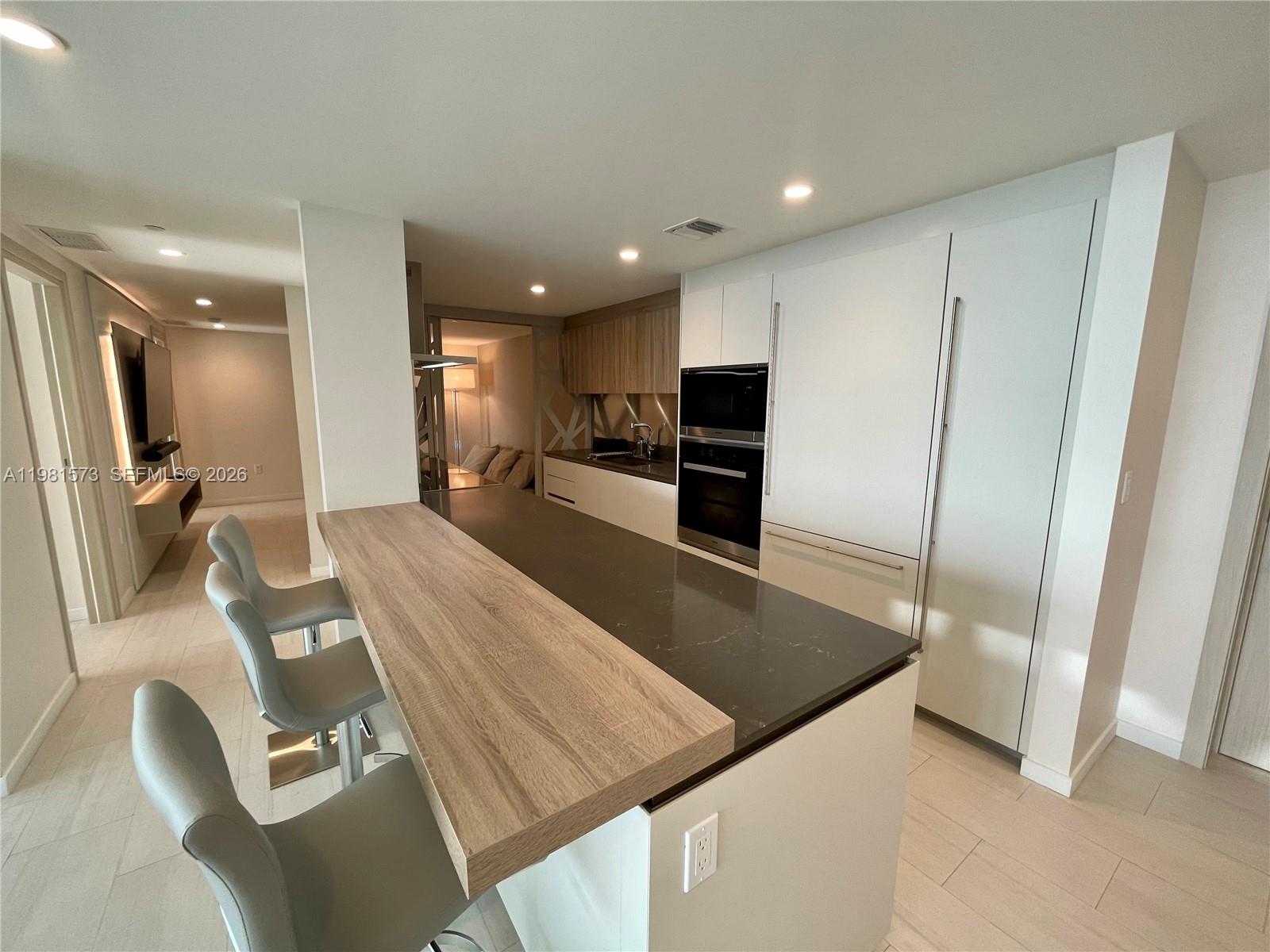 1000 Brickell Plaza #4410, Miami FL 33131