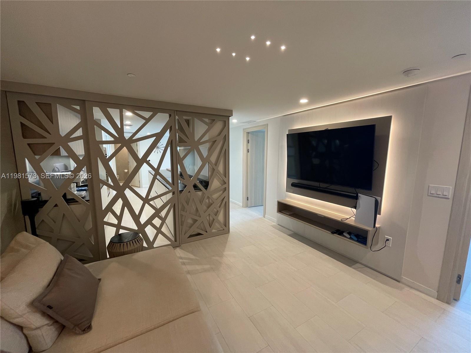 1000 Brickell Plaza #4410, Miami FL 33131