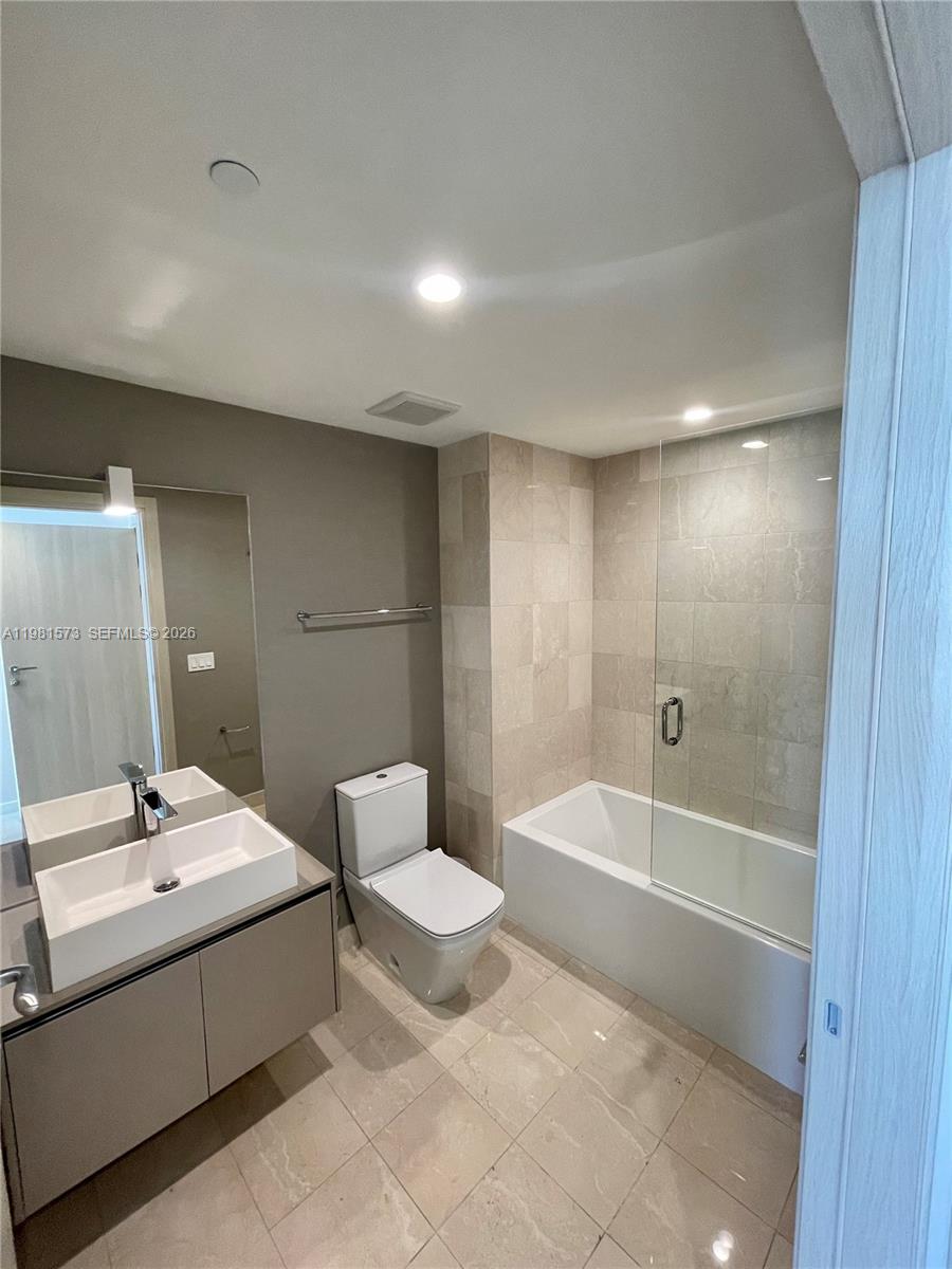 1000 Brickell Plaza #4410, Miami FL 33131
