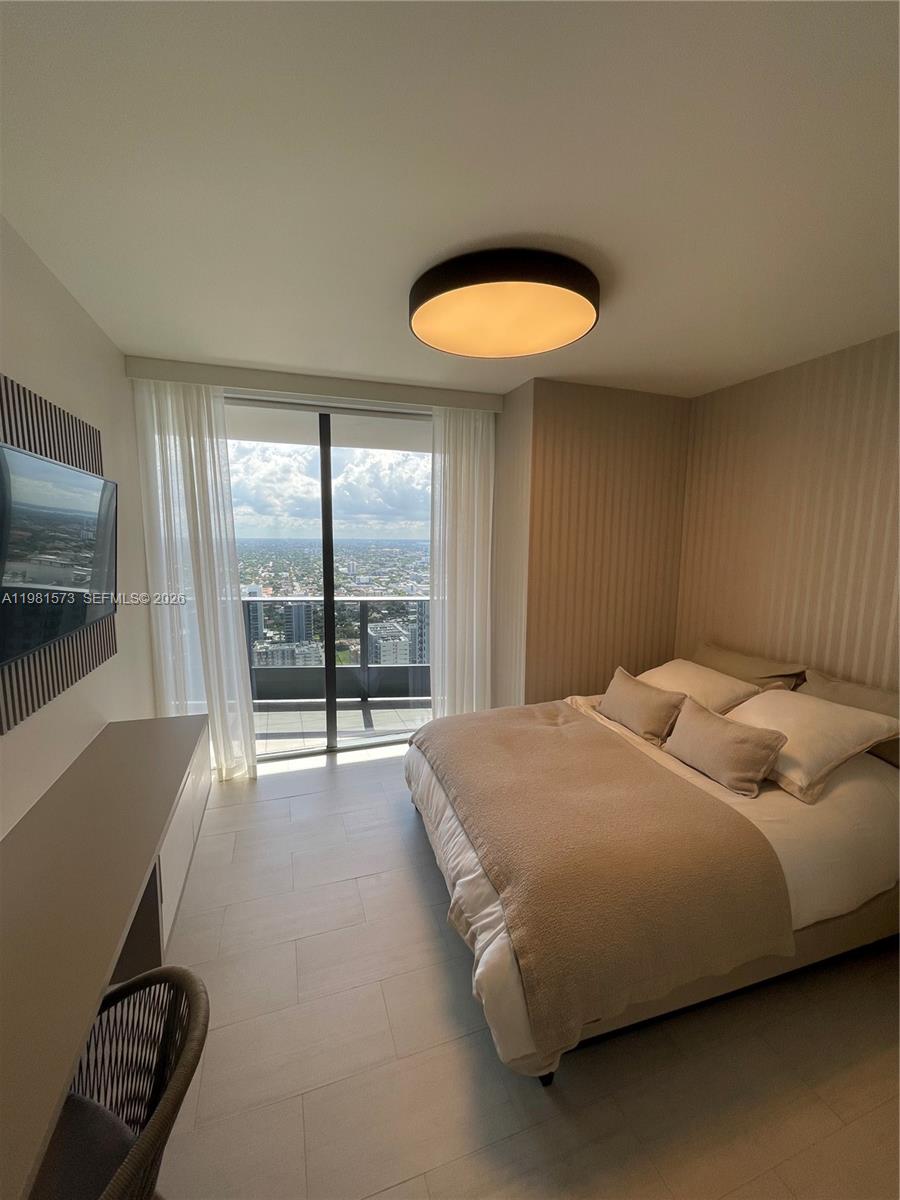 1000 Brickell Plaza #4410, Miami FL 33131