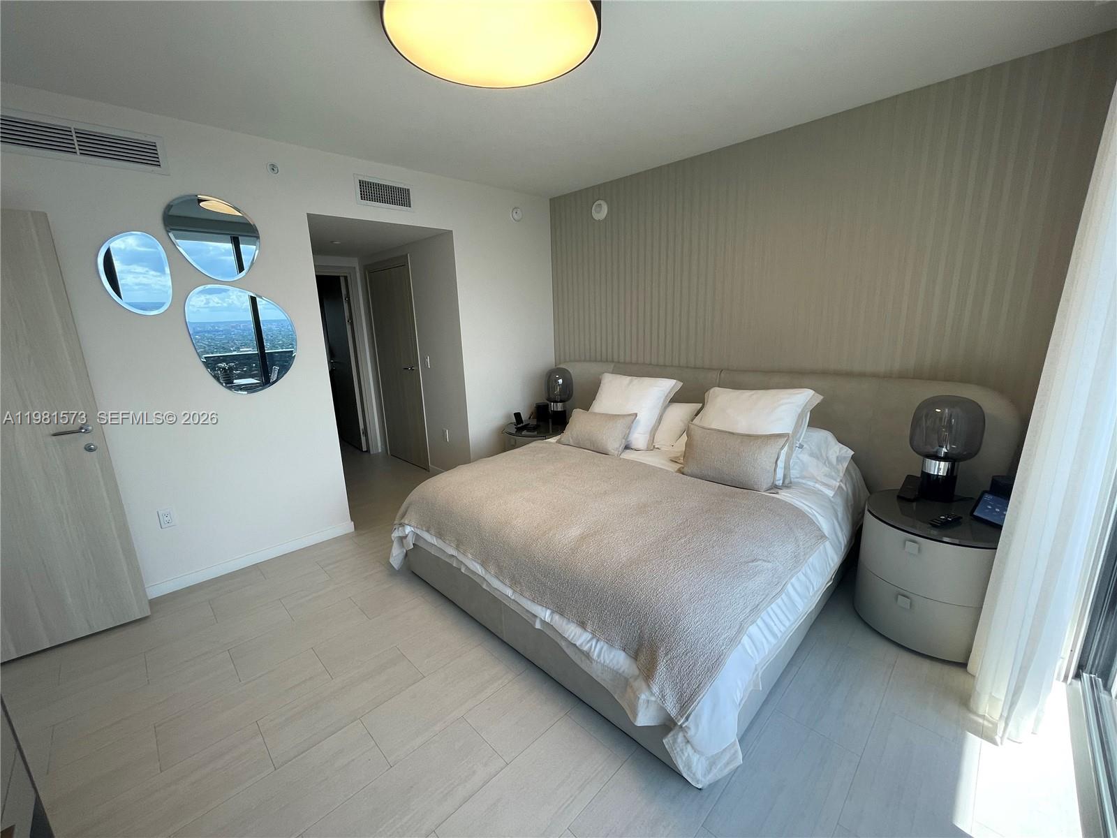1000 Brickell Plaza #4410, Miami FL 33131