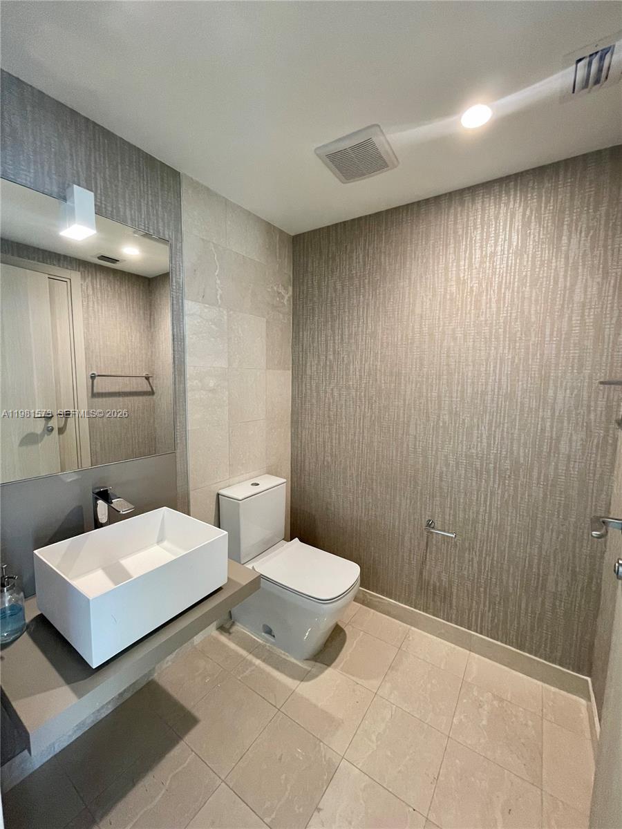 1000 Brickell Plaza #4410, Miami FL 33131