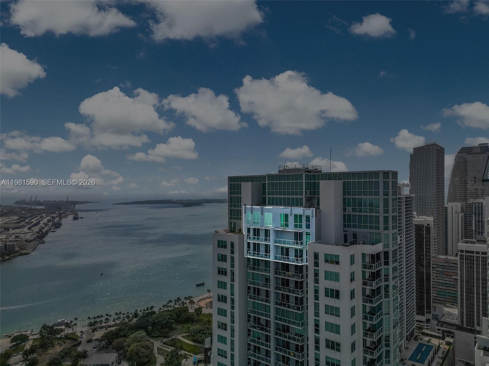 Miami FL 33132 - A11981590