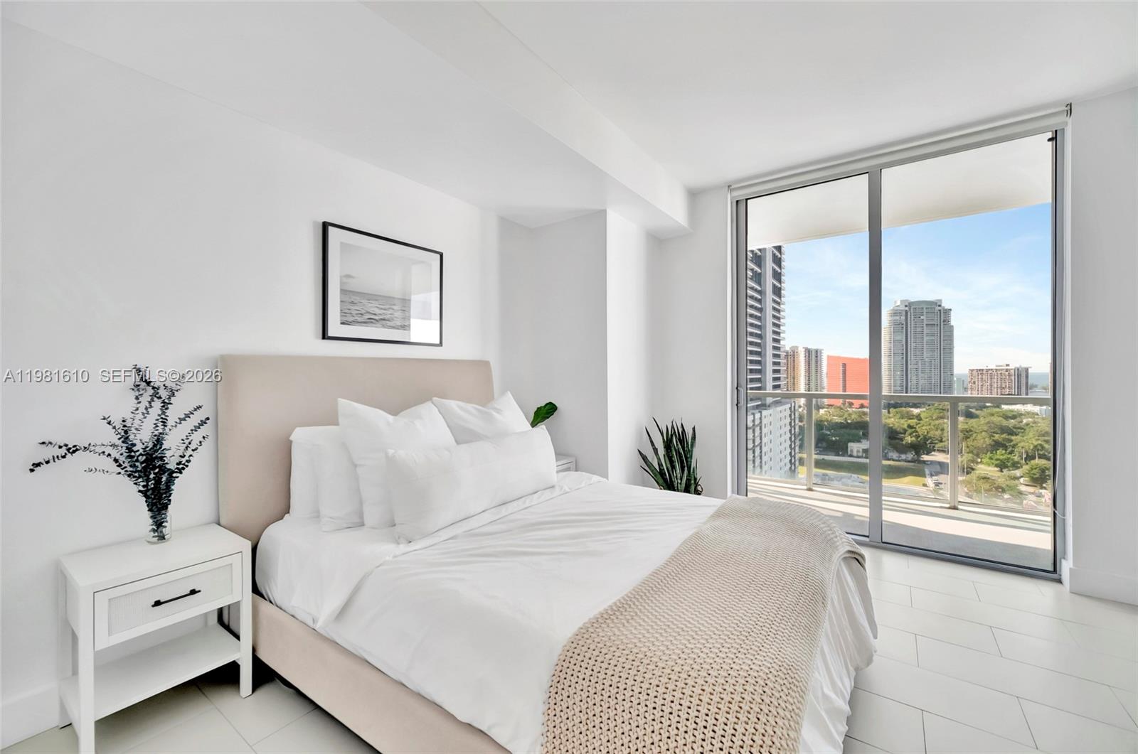 79 SW 12th St #2201-S, Miami FL 33130