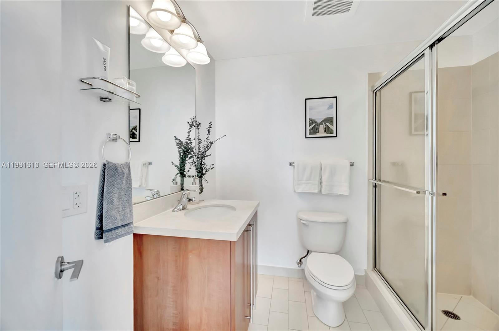 79 SW 12th St #2201-S, Miami FL 33130