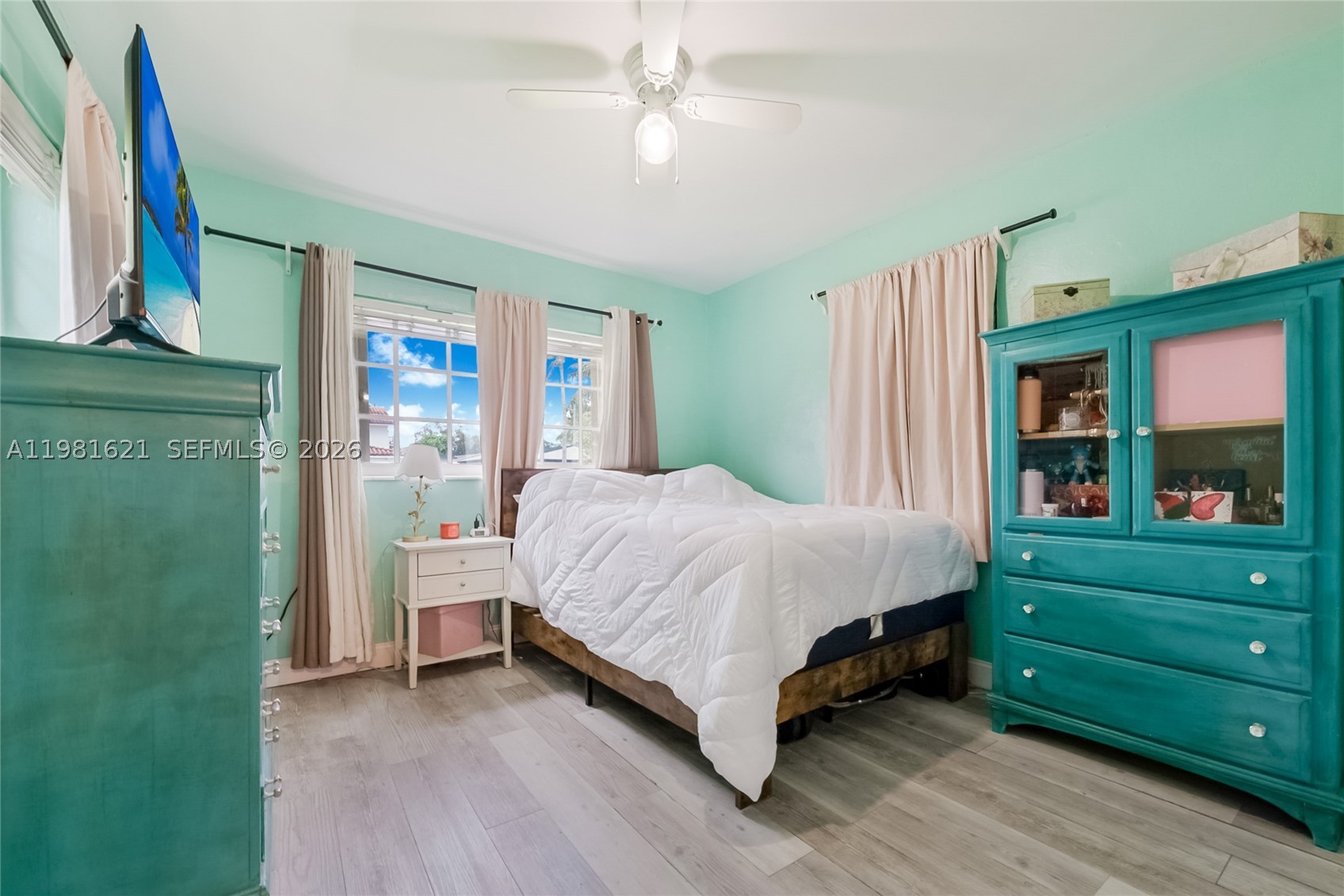 6350 NW 39th Ter, Virginia Gardens FL 33166