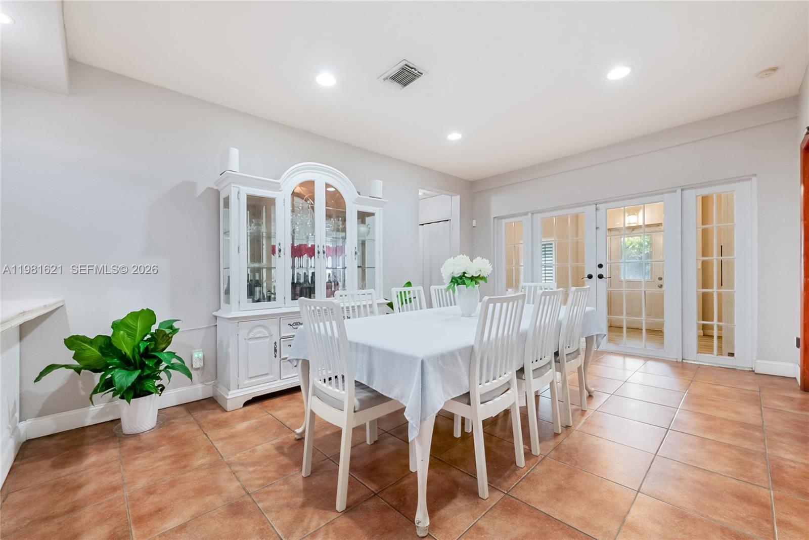 6350 NW 39th Ter, Virginia Gardens FL 33166