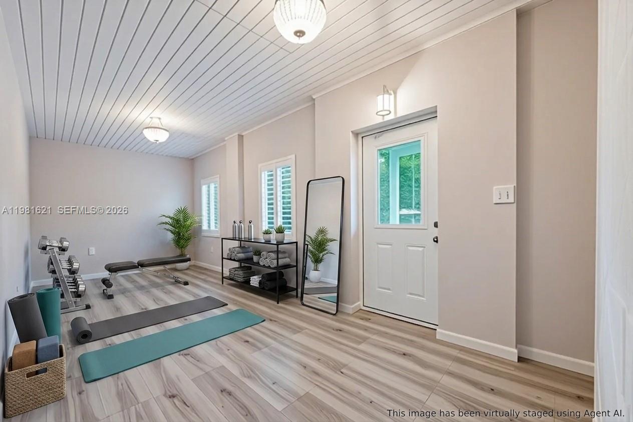 6350 NW 39th Ter, Virginia Gardens FL 33166
