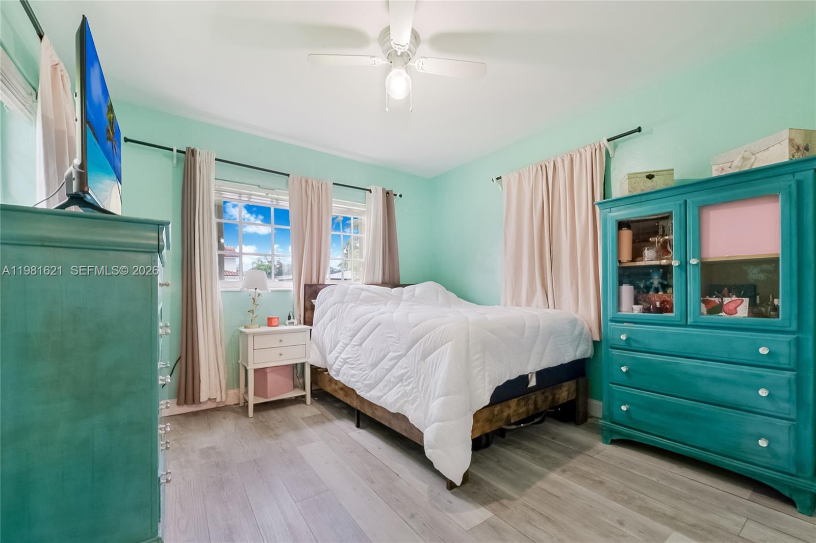 6350 NW 39th Ter, Virginia Gardens FL 33166
