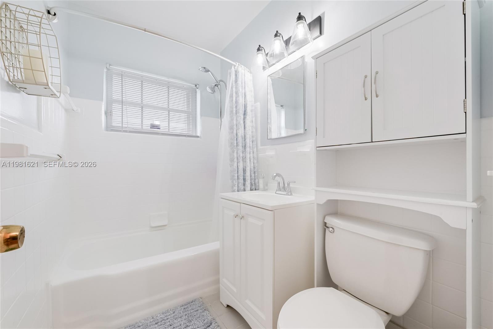 6350 NW 39th Ter, Virginia Gardens FL 33166