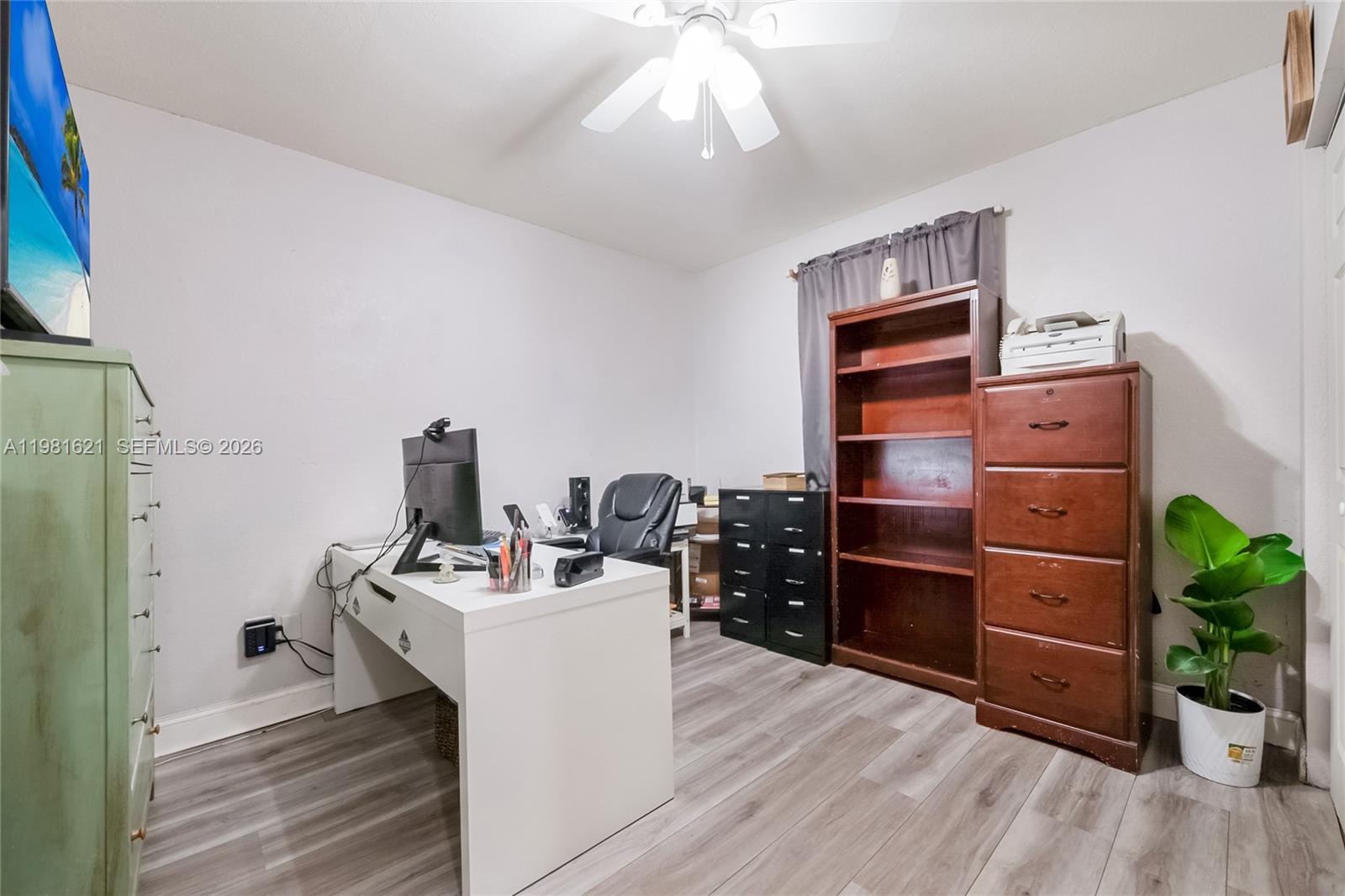 6350 NW 39th Ter, Virginia Gardens FL 33166