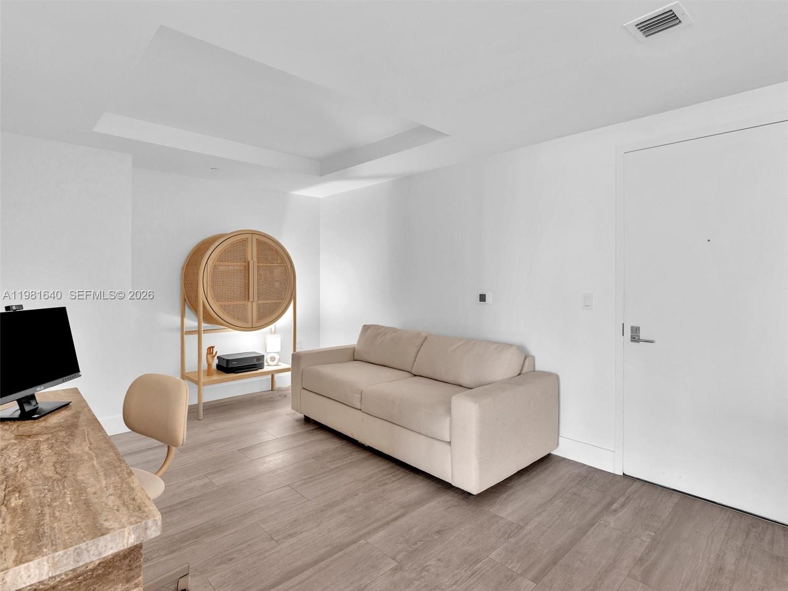 121 NE 34th St #2102, Miami FL 33137