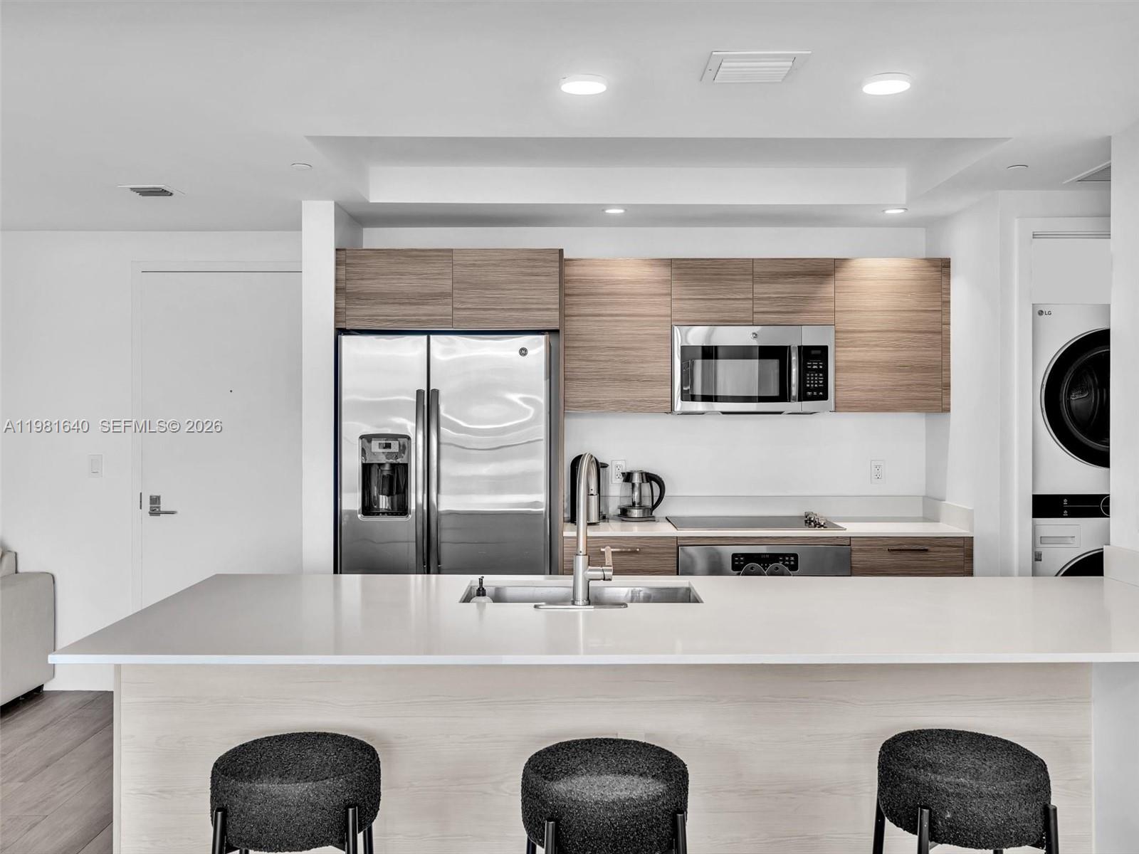 121 NE 34th St #2102, Miami FL 33137