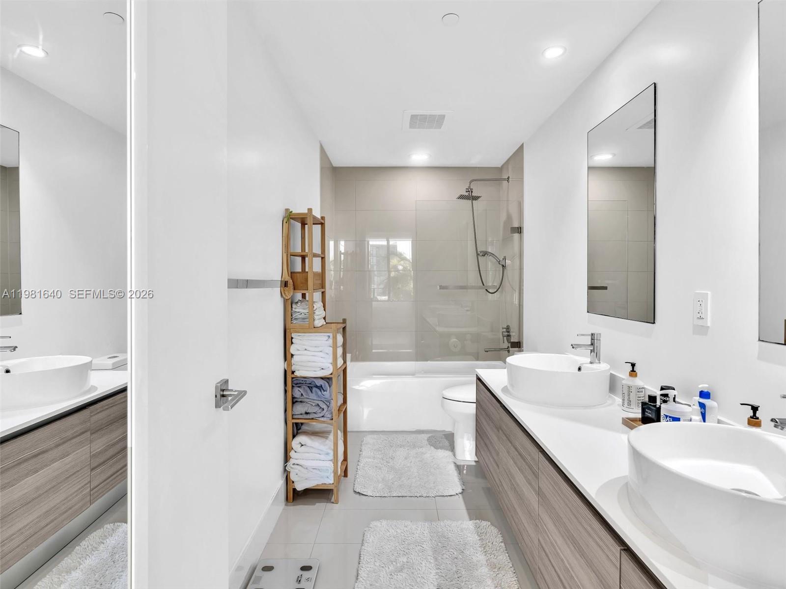 121 NE 34th St #2102, Miami FL 33137