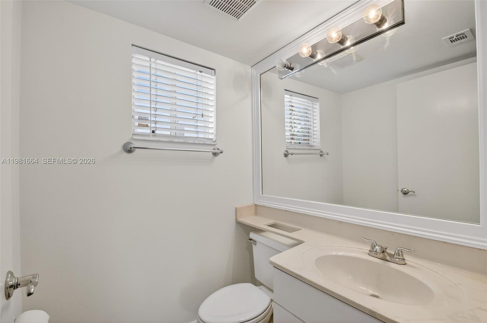 101 E Half Moon Cir #B, Hypoluxo FL 33462