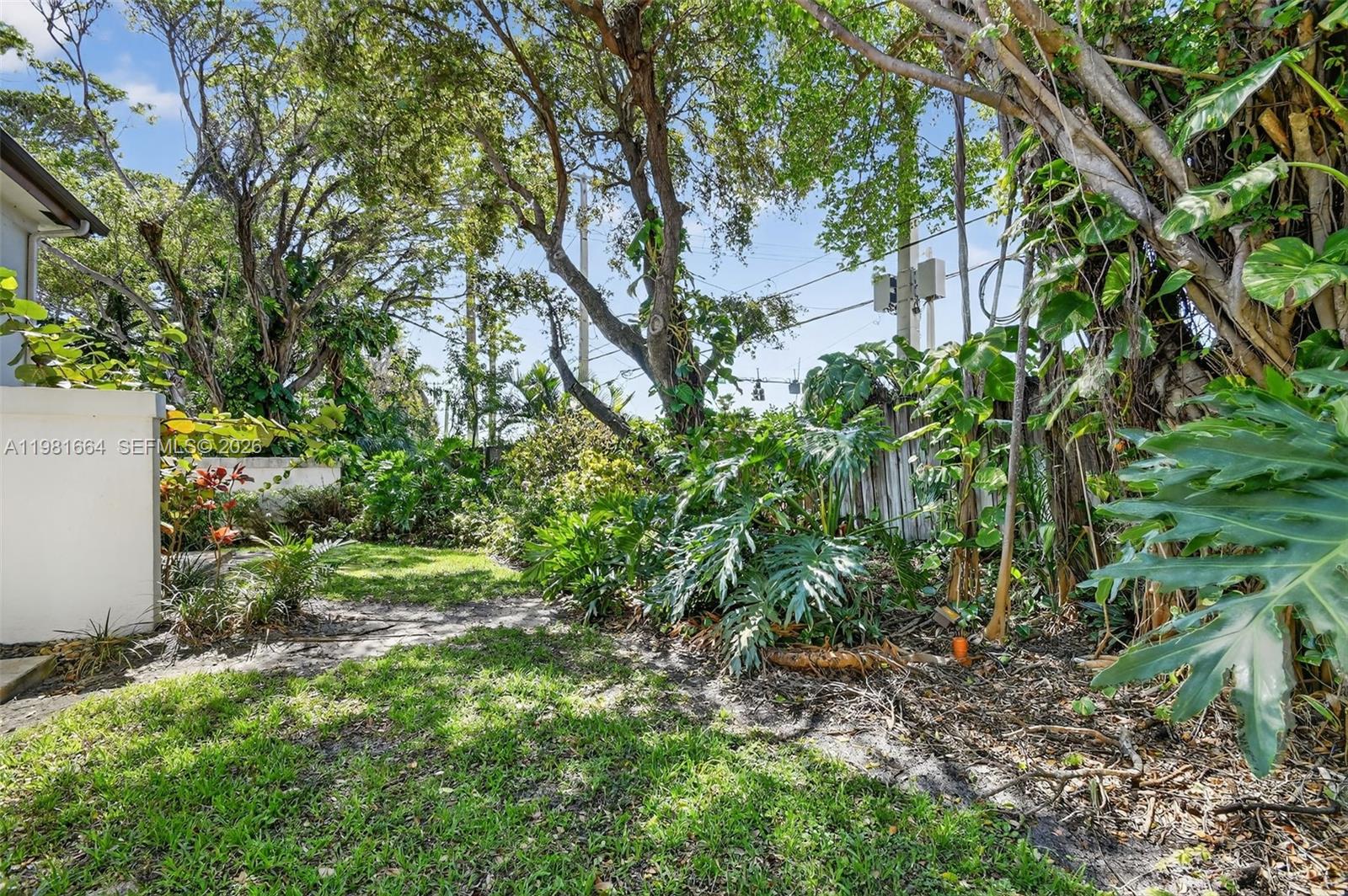 101 E Half Moon Cir #B, Hypoluxo FL 33462