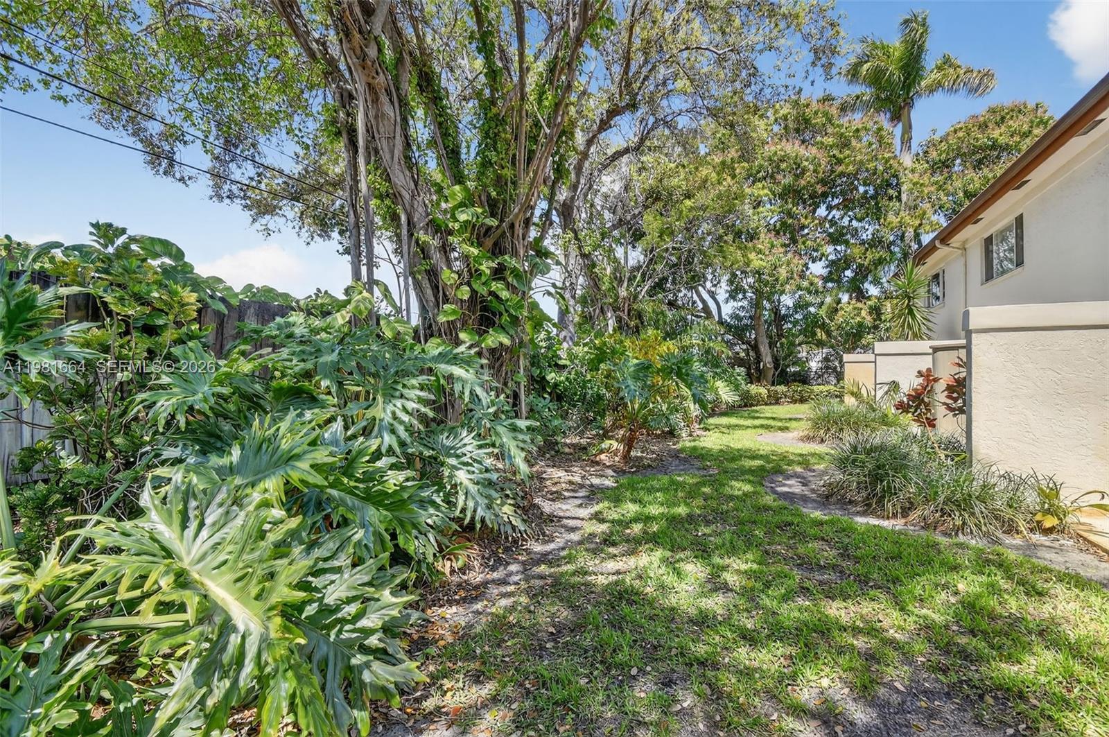 101 E Half Moon Cir #B, Hypoluxo FL 33462