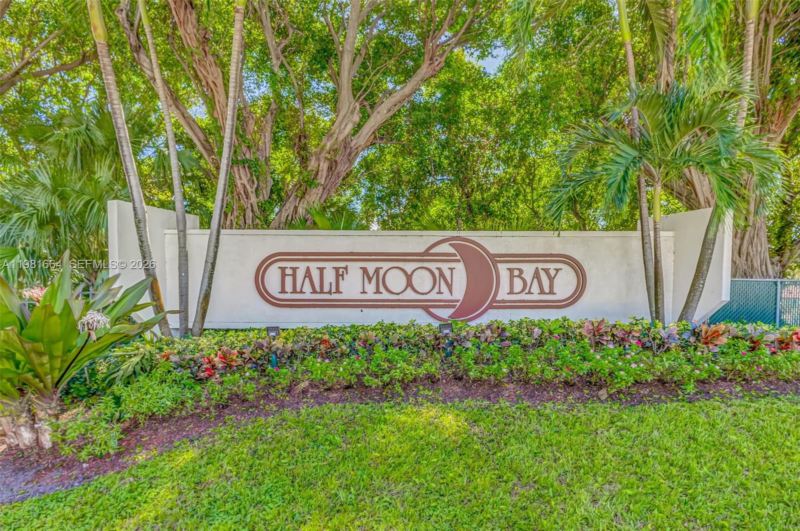 101 E Half Moon Cir #B, Hypoluxo FL 33462