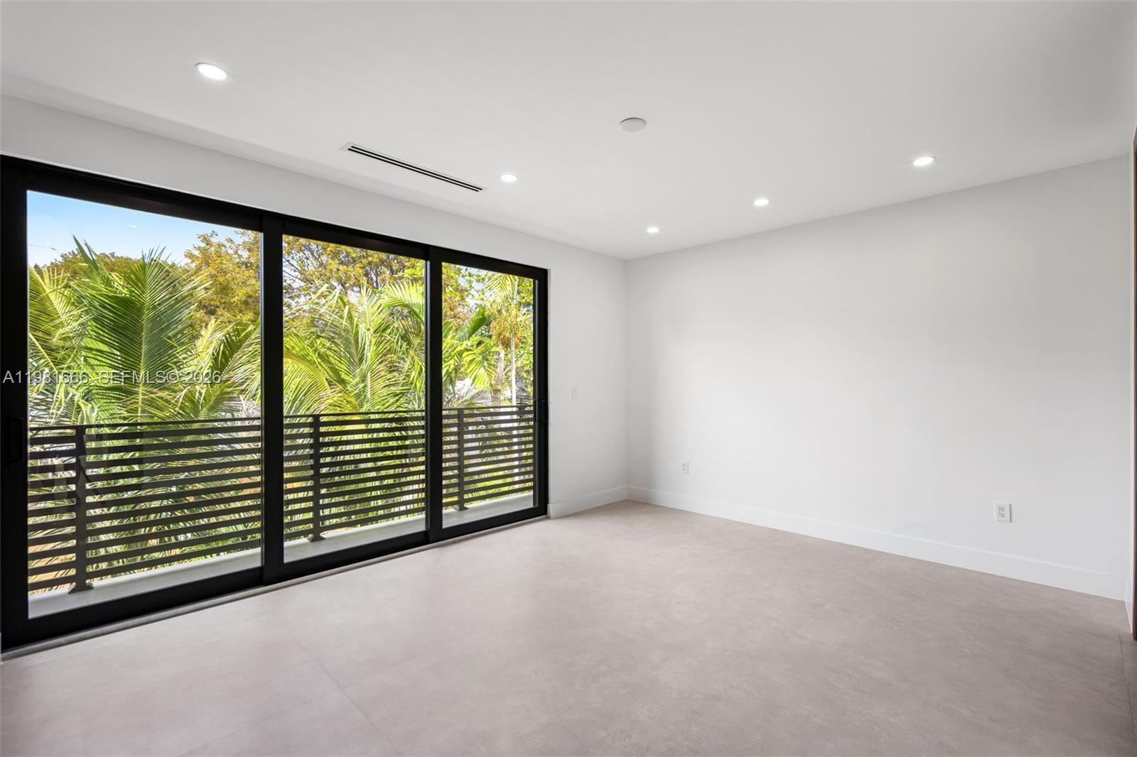 569 NW 44th St, Miami FL 33127