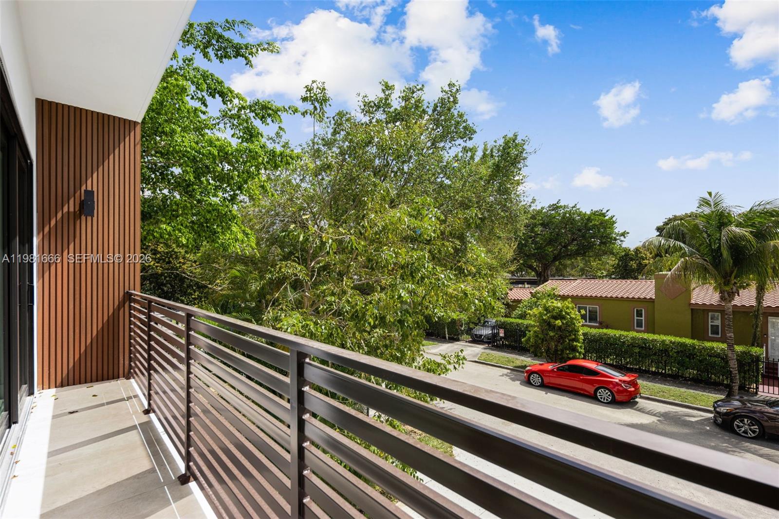 569 NW 44th St, Miami FL 33127