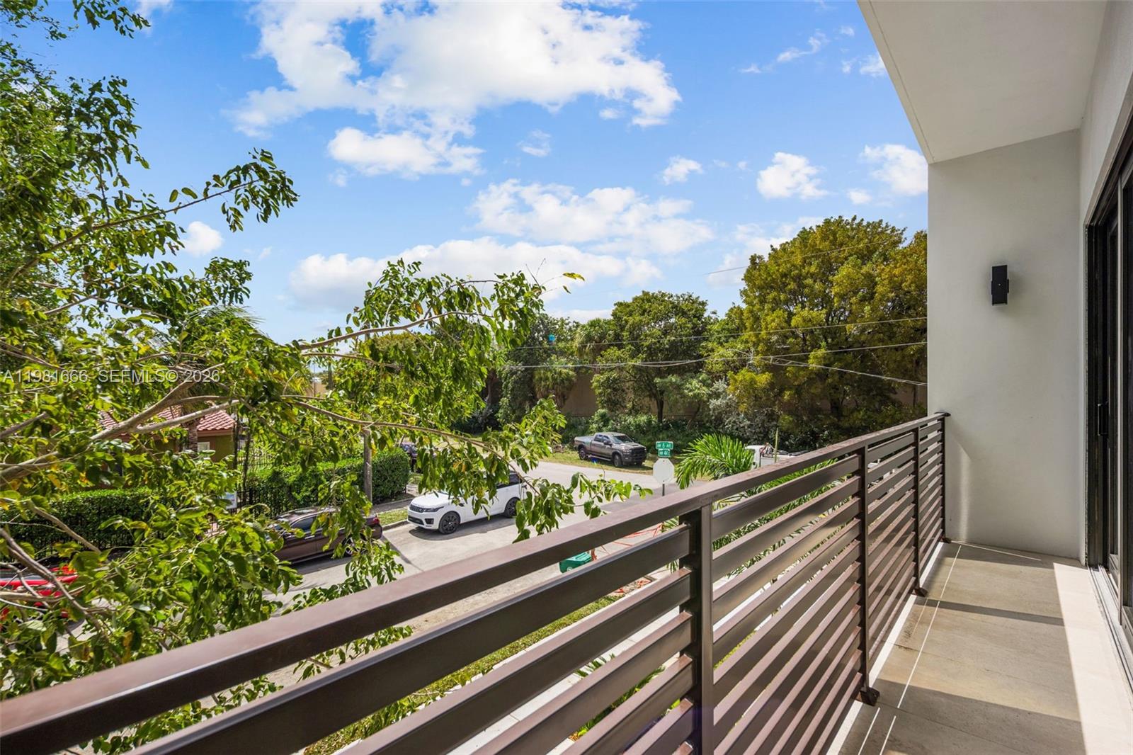 569 NW 44th St, Miami FL 33127