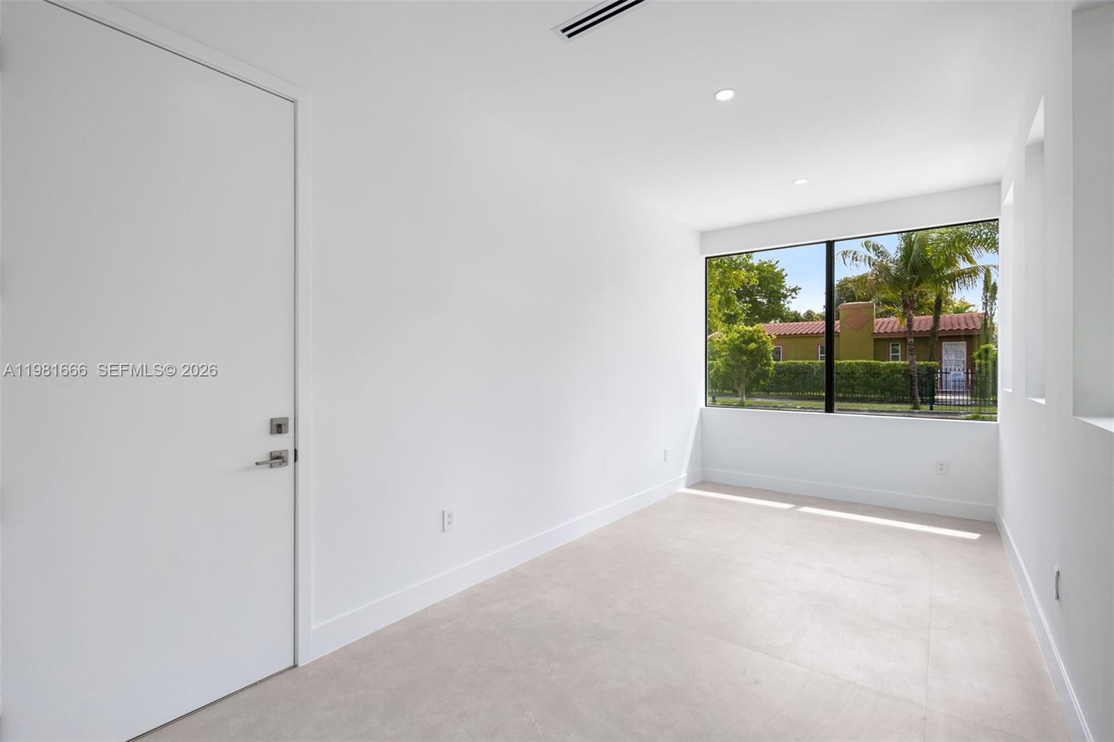 569 NW 44th St, Miami FL 33127