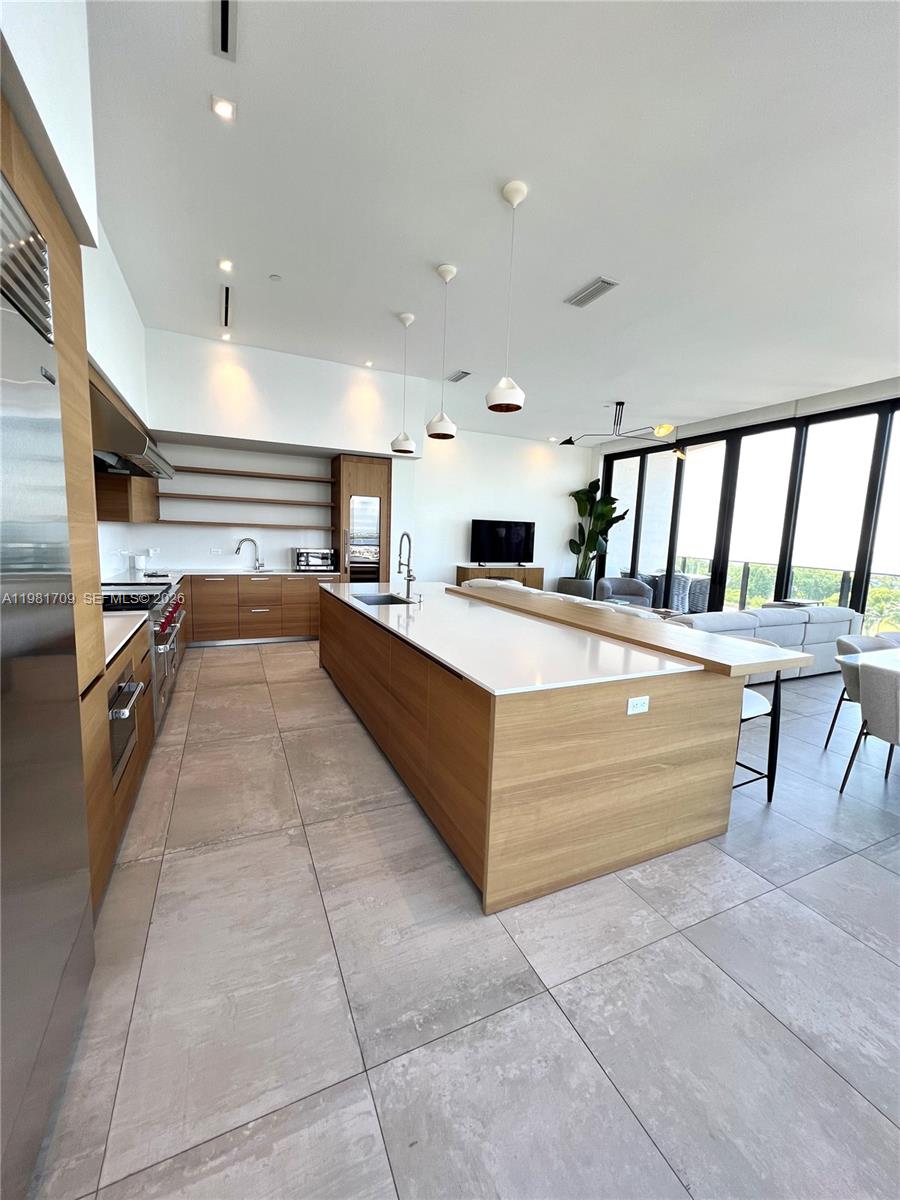 3581 E Glencoe St #601, Miami FL 33133