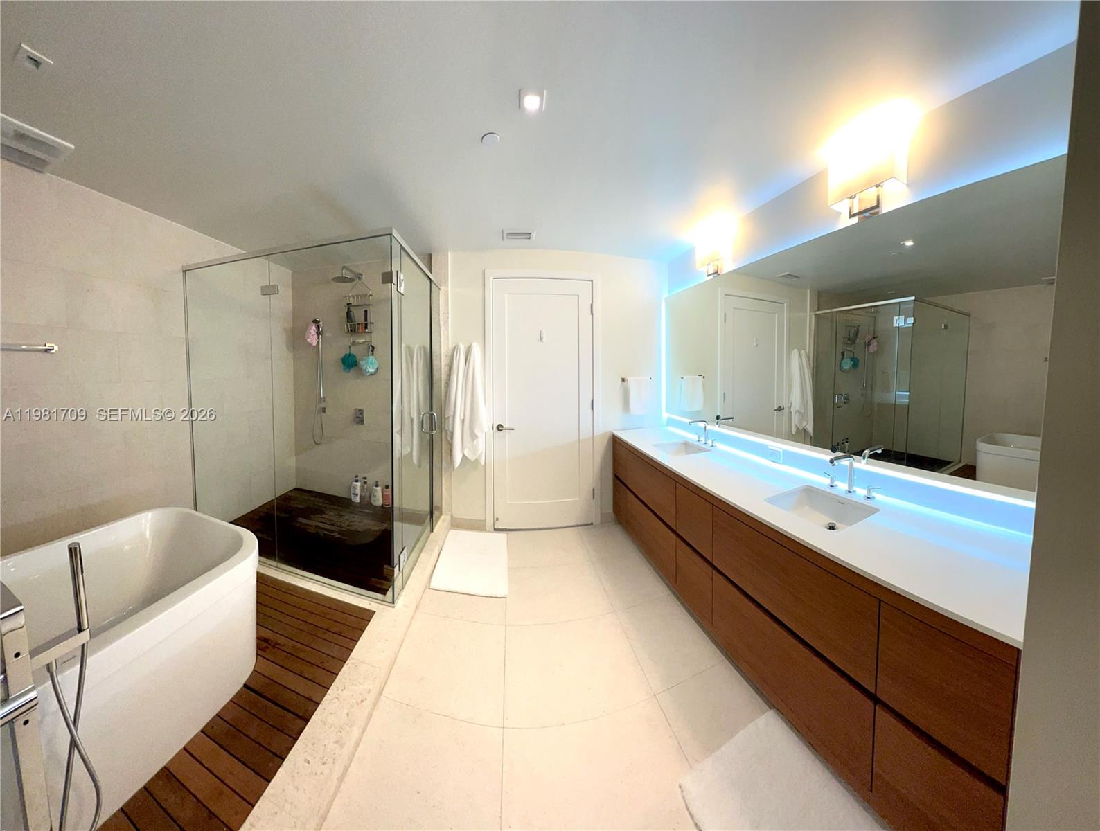 3581 E Glencoe St #601, Miami FL 33133