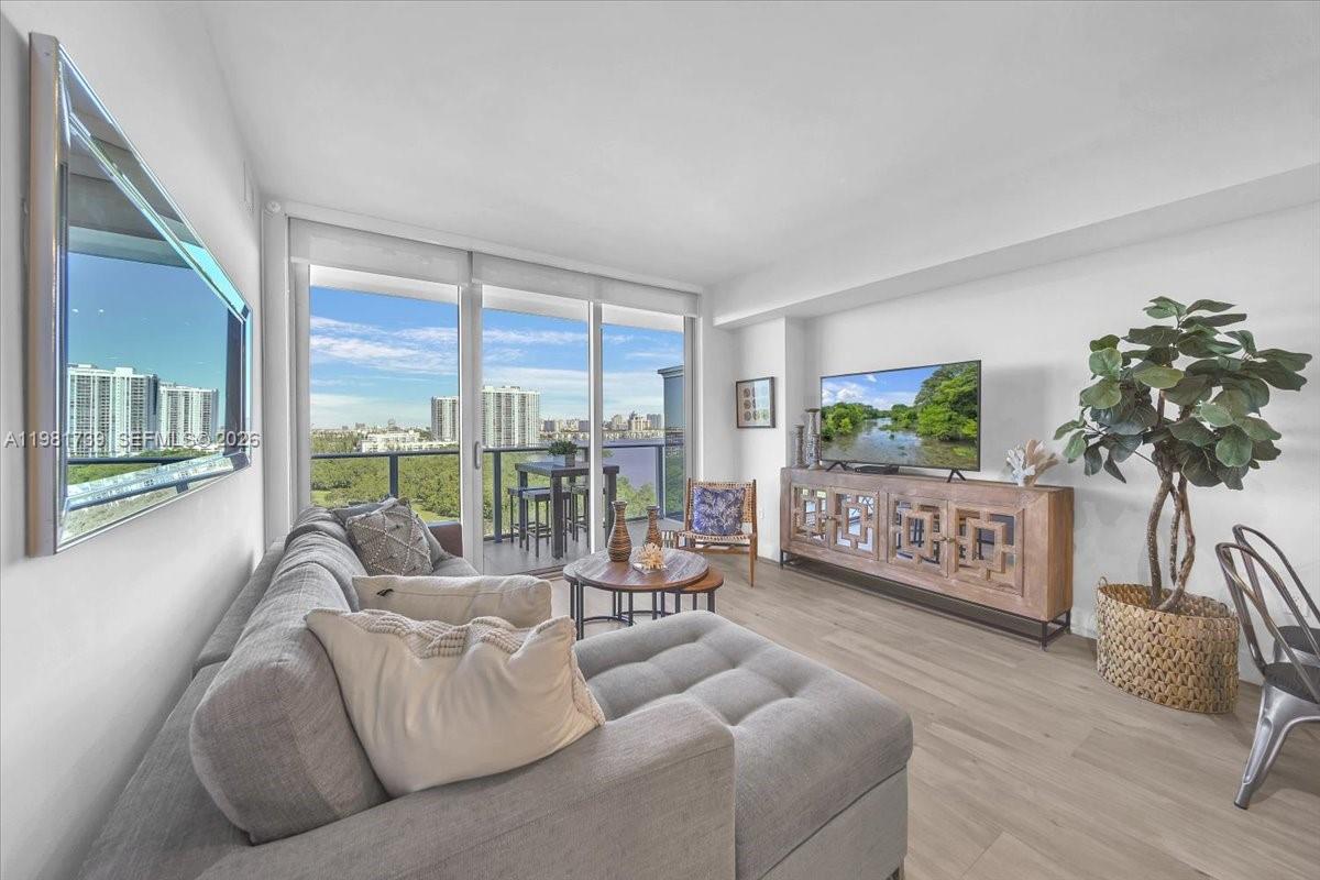 16385 Biscayne Blvd #1104, North Miami Beach FL 33160