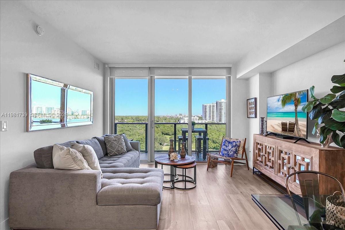 16385 Biscayne Blvd #1104, North Miami Beach FL 33160