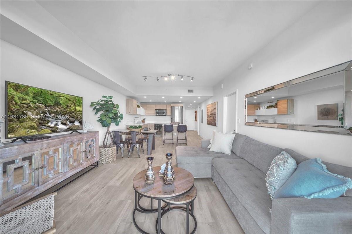 16385 Biscayne Blvd #1104, North Miami Beach FL 33160