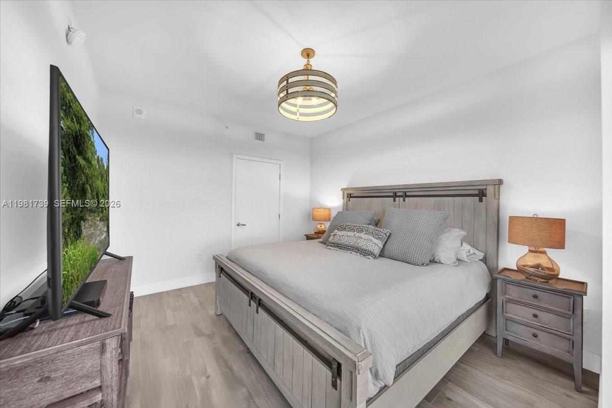 16385 Biscayne Blvd #1104, North Miami Beach FL 33160
