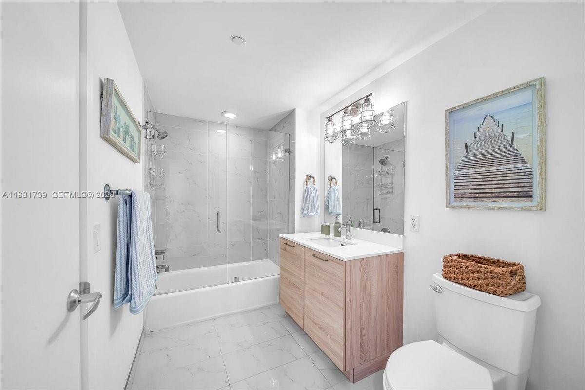 16385 Biscayne Blvd #1104, North Miami Beach FL 33160