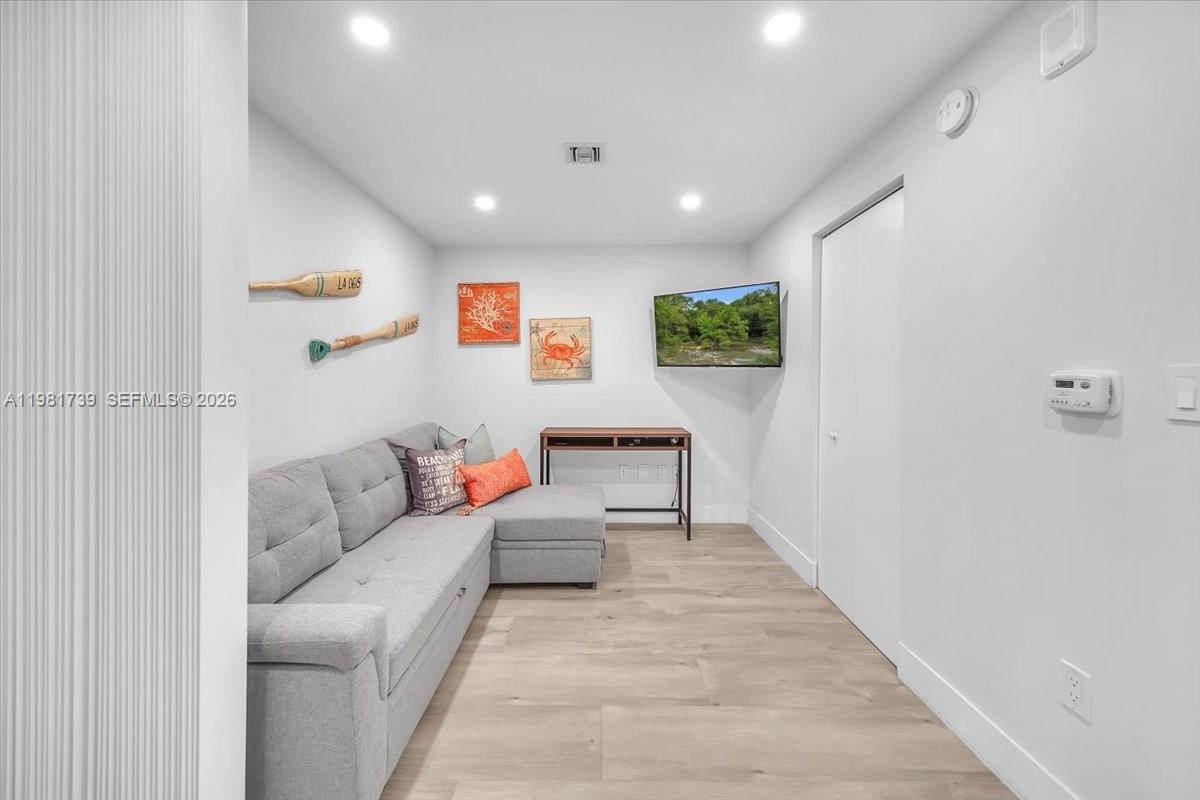 16385 Biscayne Blvd #1104, North Miami Beach FL 33160