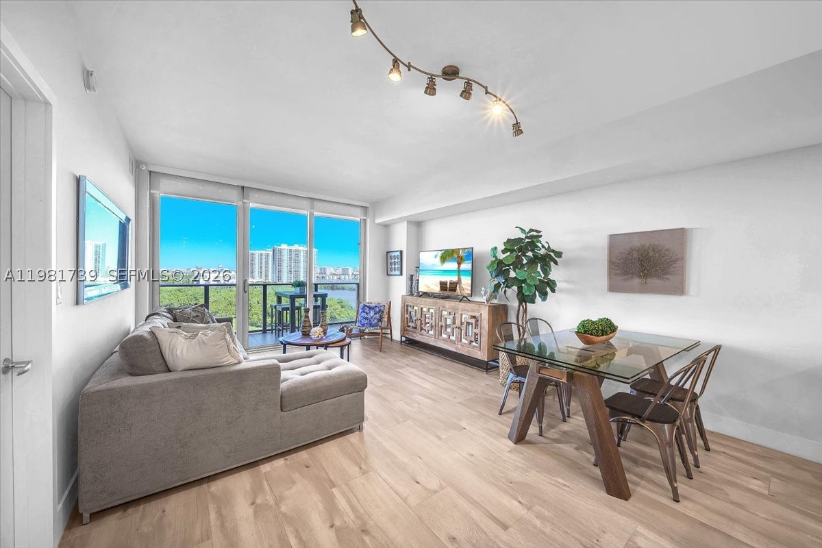 16385 Biscayne Blvd #1104, North Miami Beach FL 33160